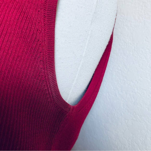 St. John Nautical Short Sleeve Blazer and St. John Red Knit Sleeveless Top SET - Picture 11 of 14